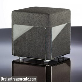 Sgabello in plexiglass trasparente