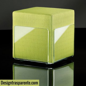 Sgabello in plexiglass trasparente