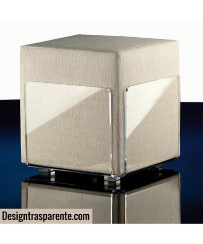 Sgabello in plexiglass trasparente
