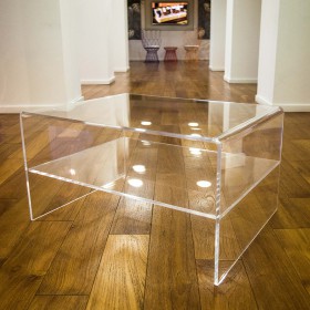 Acrylic side table W40 cm coffee table with transparent shelf.