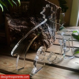 Presepe moderno e stilizzato con blocchetti di plexiglass trasparente