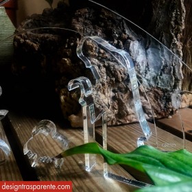 Presepe moderno e stilizzato con blocchetti di plexiglass trasparente