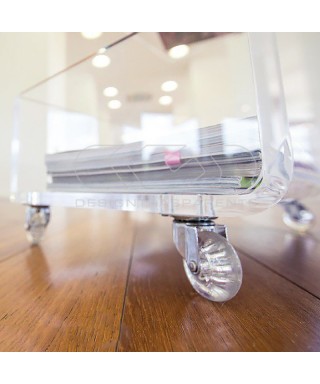 Mueble TV plasma 60x30 en metacrilato transparente ruedas y estantes.