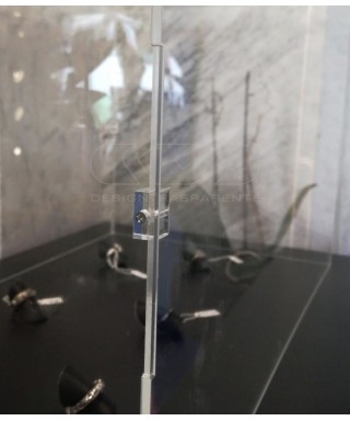 Economic 20x10 transparent acrylic showcase to assemble.