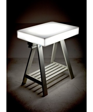 Scrivania luminosa per tatuatori