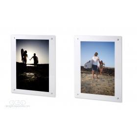 14 cornici a giorno composte da due pannelli di plexiglass accoppiati