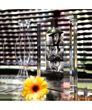 Marco de fotos 20 cm para mesa de metacrilato transparente con imán.