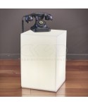 Cubo luminoso L40 comodino tavolino in plexiglass bianco.