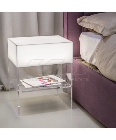 Comodino L30 Tavolino luminoso con ripiano portaoggetti in plexiglass.