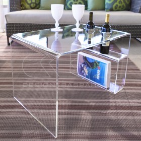 Tavolino Casper 70x45h45 da salotto in plexiglass trasparente.