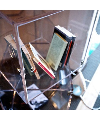 OFFERTA Cubo vetrina da parete L15 P15 H15 con sportello plexiglass.