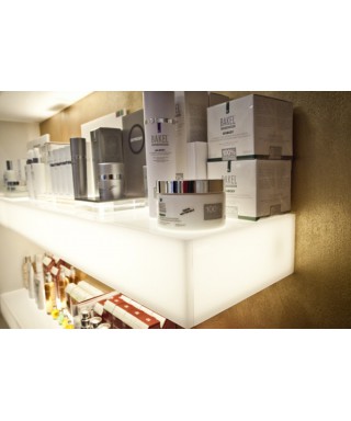 Mensola luminosa cm 85 in plexiglass bianco luce LED naturale.