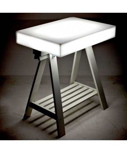 Scrivania luminosa per tatuatori