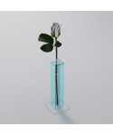 Vaso monofiore in plexiglass azzurro trasparente minimalista elegante.