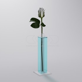 Vaso monofiore in plexiglass azzurro trasparente minimalista elegante.