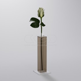 Vaso monofiore in plexiglass marrone trasparente minimalista elegante.