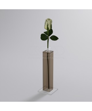 Vaso monofiore in plexiglass marrone trasparente minimalista elegante.