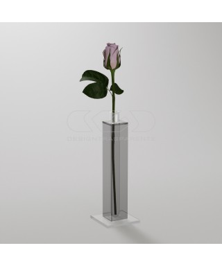 Vaso monofiore in plexiglass grigio trasparente minimalista elegante.