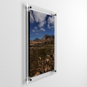 OFFERTA Cornice a giorno cm 20x45 in plexiglass con distanziali.