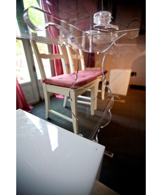 Tavolo in plexiglass trasparente classico
