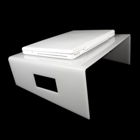 Soporte para Mac y portátil de metacrilato blanco.