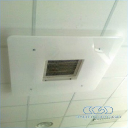 Deflector y desviador a techo de aire acondicionado de metacrilato.